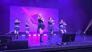 ODD EYE CIRCLE 오드아이써클 - Love Me Like - Volume Up US Tour in Los Angeles LA 240126 - Front Row 4K60