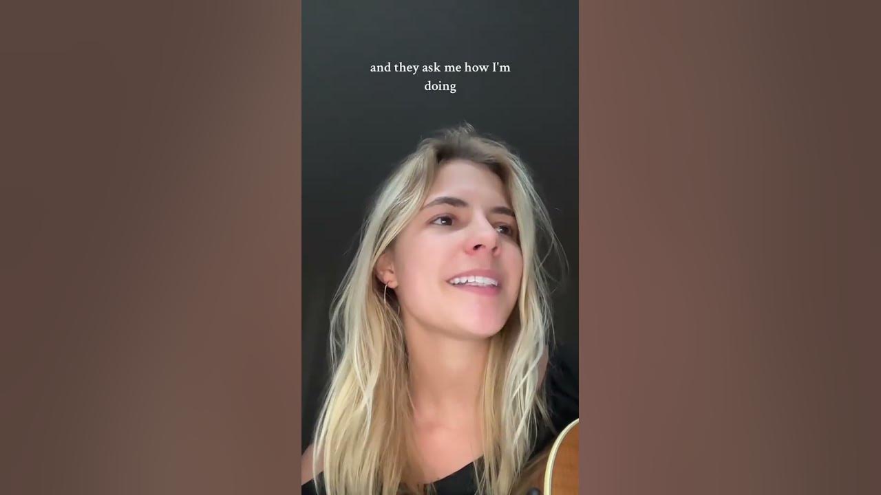 This song is called Minor inconveniences ♥️ #folkmusic #noahkahan  #acoustic #livemusic