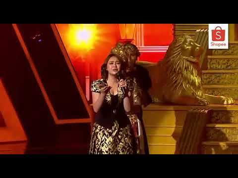 Andin, Elsa, Nassar nyanyikan lagu mati mati lampu