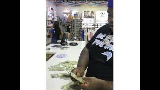 @FATBOY_SSE PLAYS WITH A STORE CASHIER ("YOU GOTTA WORK FOR THIS MONEY LIKE ME") NEW VIDEO! Net Worth