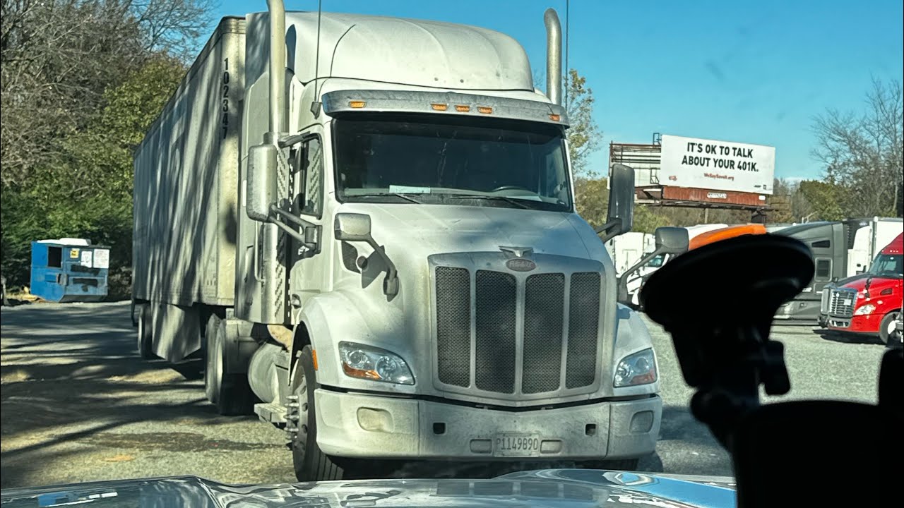 now-this-is-how-you-create-parking-as-a-truck-driver-pinkiedabney