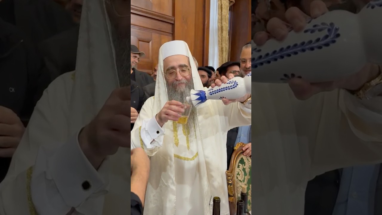 פורים אצל האדמו״ר רבי יאשיהו פינטו