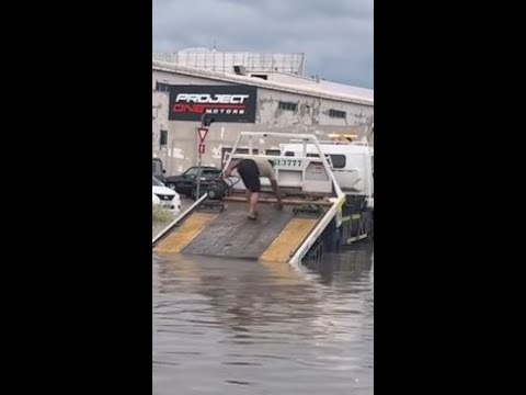 Aussie trapped in car during Dubai flood