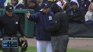NYY@DET: Ausmus gets ejected following balk call