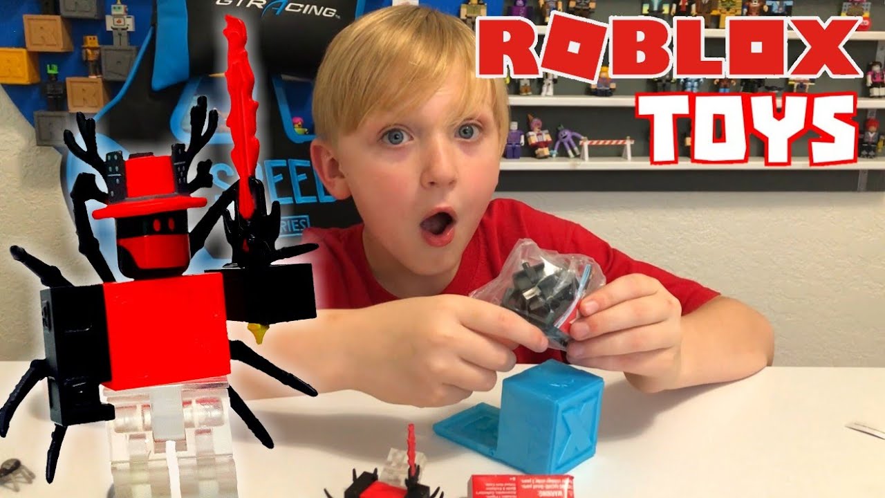 My Mom Surprised Me With More Robloxtoys A Fortnite Toys Announcement Youtube