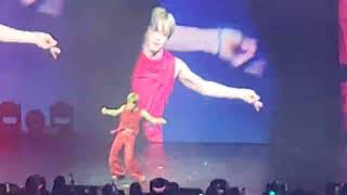 #TAEMIN LIVE IN BROOKLYN....CRIMINAL
This man is crazy!! #TAEMIN LIVE IN BROOKLYN....CRIMINAL