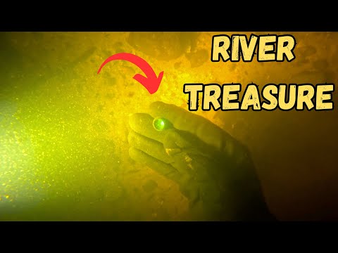 Metal Detecting In The River Reveals Old Treasures Buried Below! (coins & Relics)
