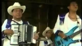 Video thumbnail of "corrido del cocalero   uriel henao"