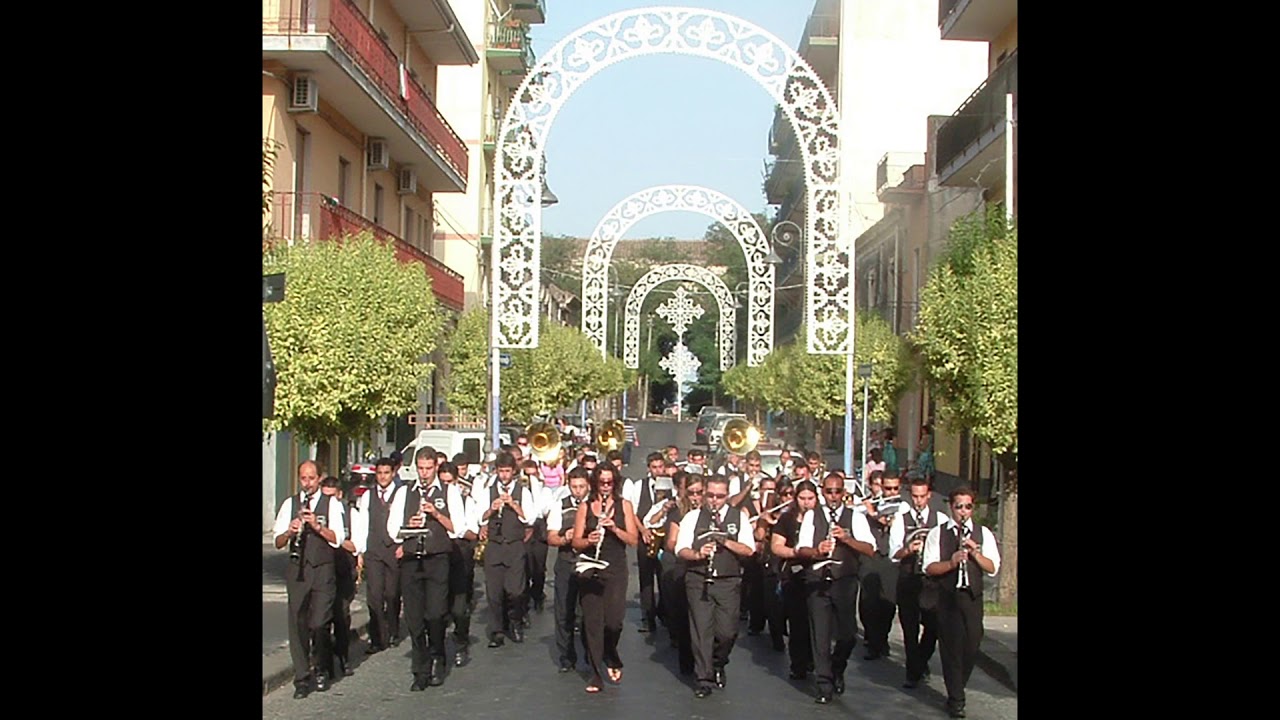 ENTRES LOS MONTES -  Musica di: Georges Auvraus