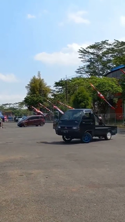 Slalom #slalom #carry #suzukicarry #stadionkanjuruhan #kanjuruhanmalang #otomotif #pickup