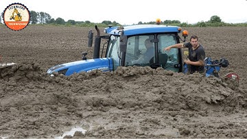 Incredible Moment Tractor Got Stuck In Mud And The Unacceptably Stupid Way They Handled It