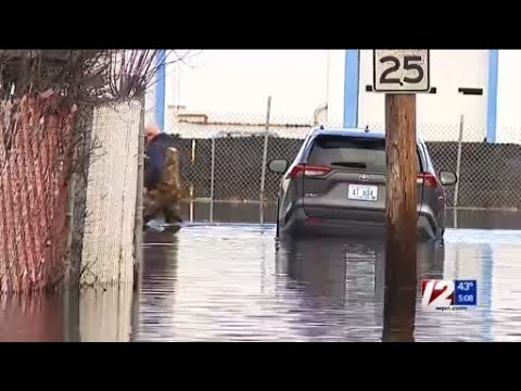 West Warwick flooding - YouTube
