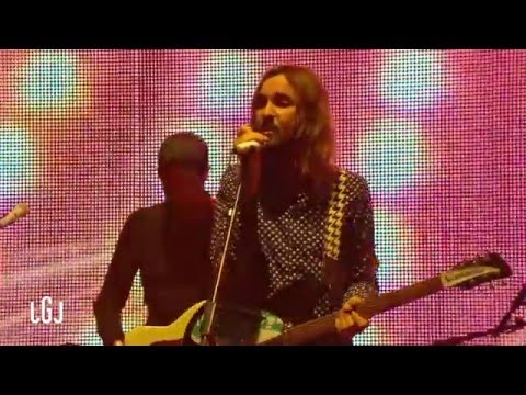 Tame Impala - The Less I Know The Better (du Grand Journal, France 2016)