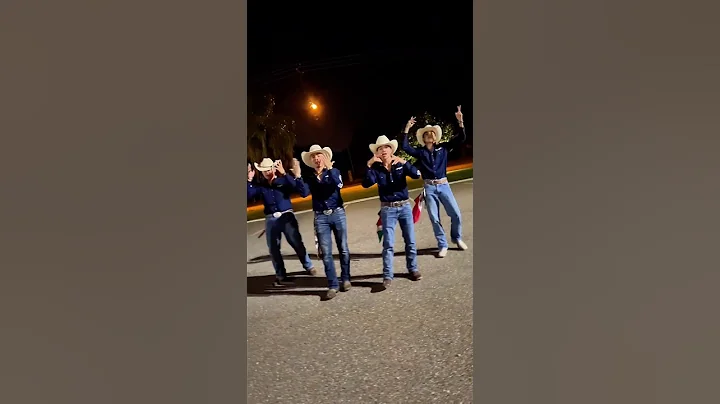 Bailando 🔥 huapango al ritmo del rikititriki👌💯🇲🇽 #baile #huapangos #vaqueros #musica #dance