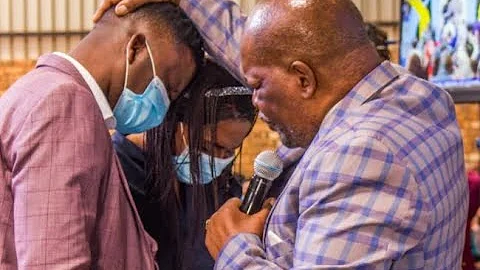 Bishop Makamu  Apologized Public | Dr SD Gumbi Prayed For Makamu's Family