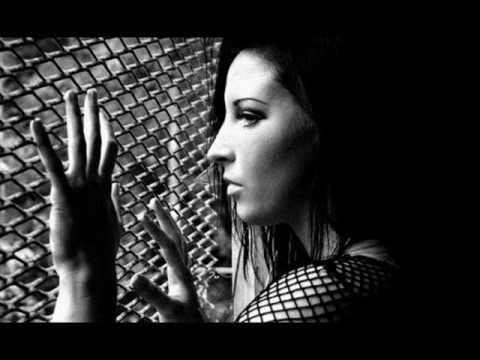 » DaN feat. BaXX - Weg von mir √.