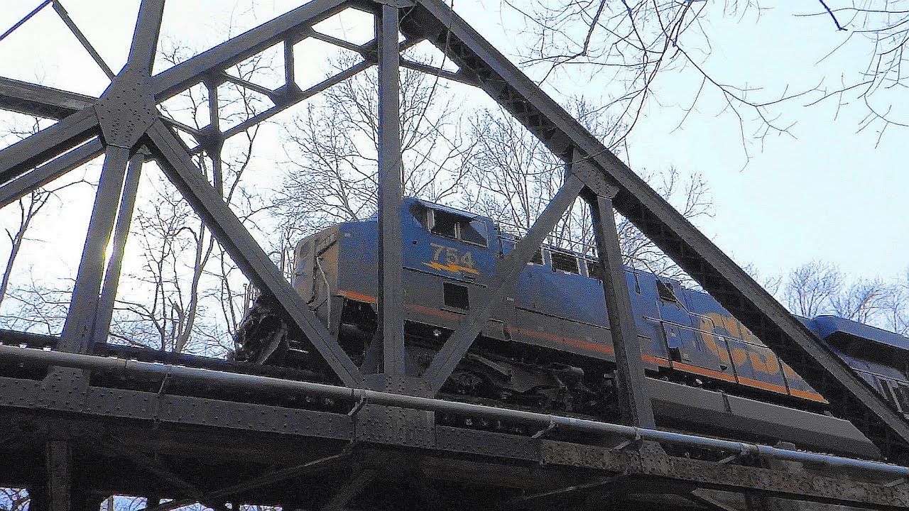 CSX Double Stack Train Crosses C&O Canal in Big Pool - YouTube