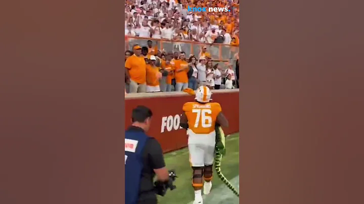 Tennessee football OL Javontez Spraggins throws st...