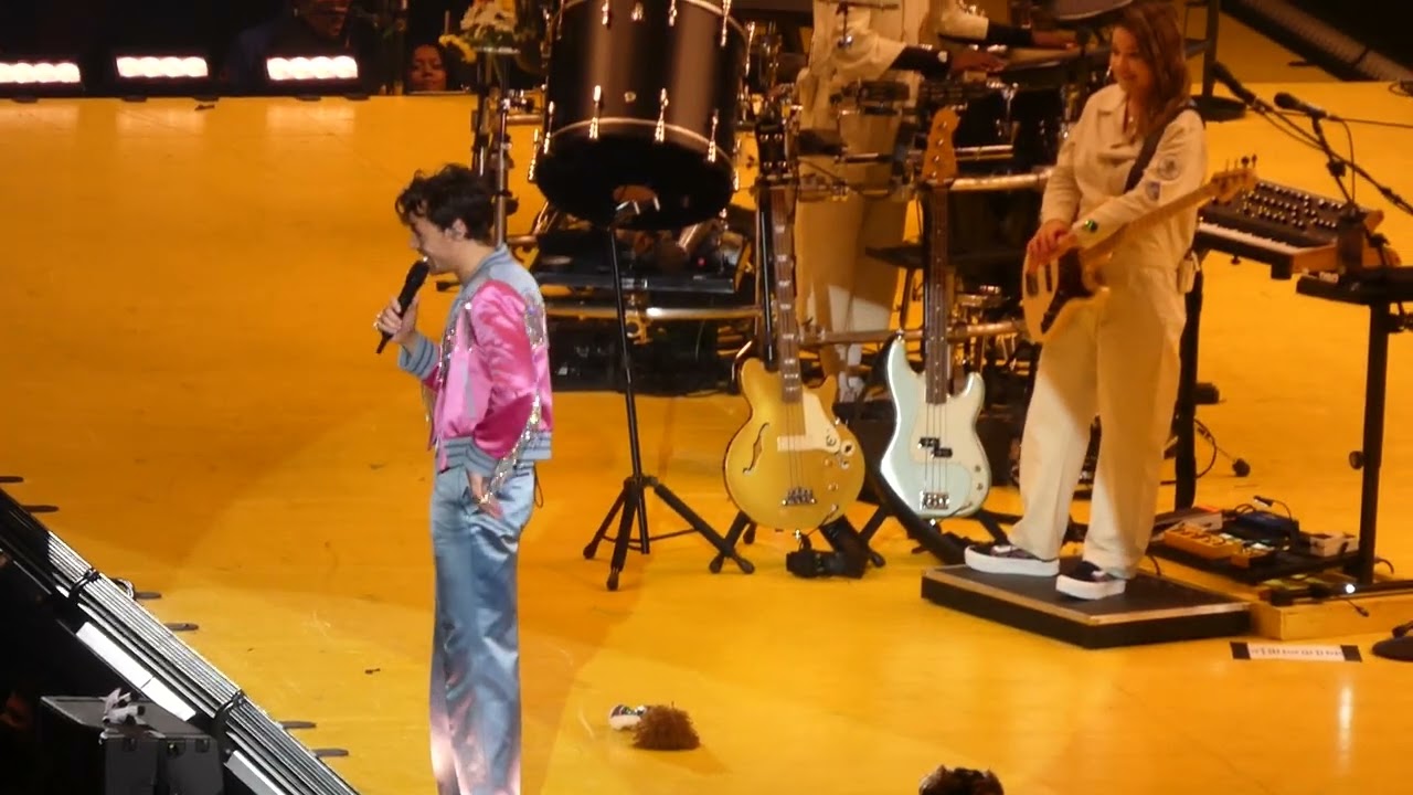 Harry Styles, Sign Reading/Coming Out, HSLOT, Los Angeles, CA N15, 1/29/2023