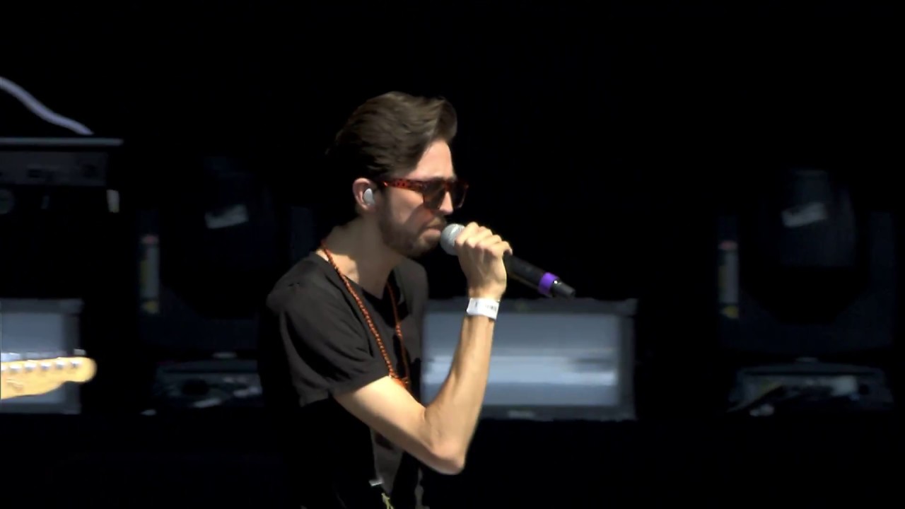 Baila - Esteman (Vive Latino 2017)