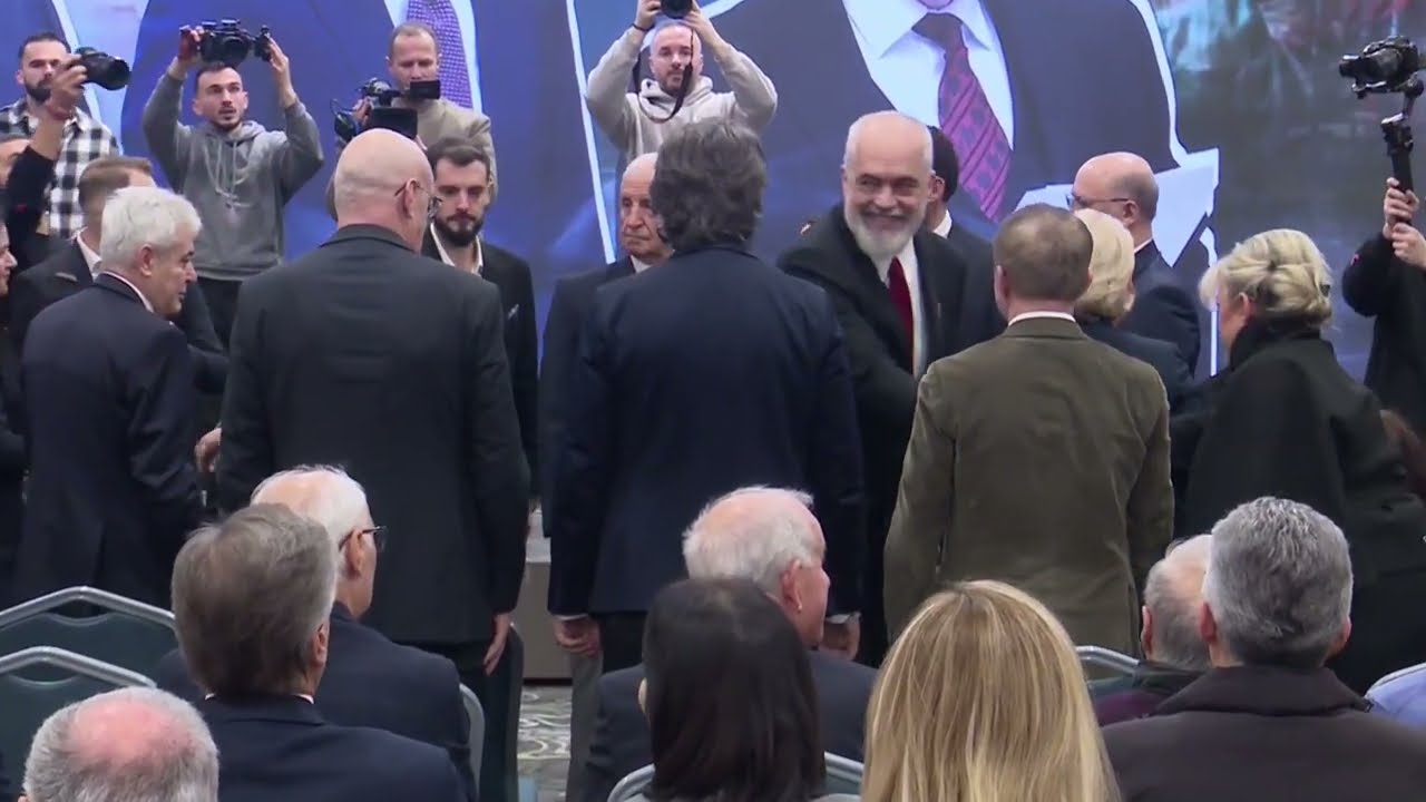 Top Channel/ Shokon Edi Rama: Vjosa Osmani u kërcënua në zyrën e saj