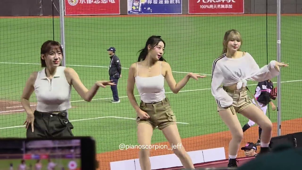 20250914【2025 SINGDOME音樂電台】中場舞表演 | 廉世彬 & 禹洙漢 & 河智媛 - Lip Gloss + Jump 뛰어 | Dance Cover