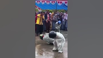 Lomba balap karung paling gokil bikin ngakakak #shorts