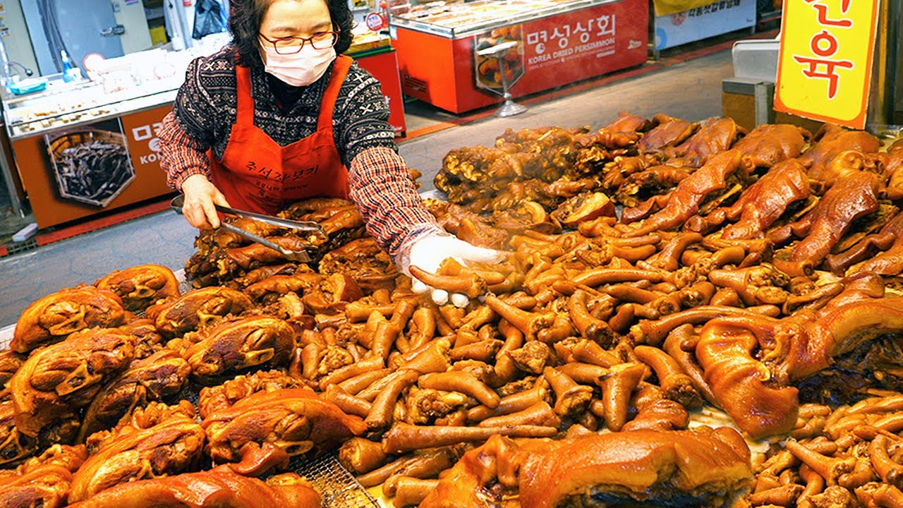 ⁣갓성비 끝판왕! 푸짐함이 미친 미니족발? 양 많고 저렴한 시장 족발 달인 부부 #shorts - Korean pig feet (Jokbal), Korean street food