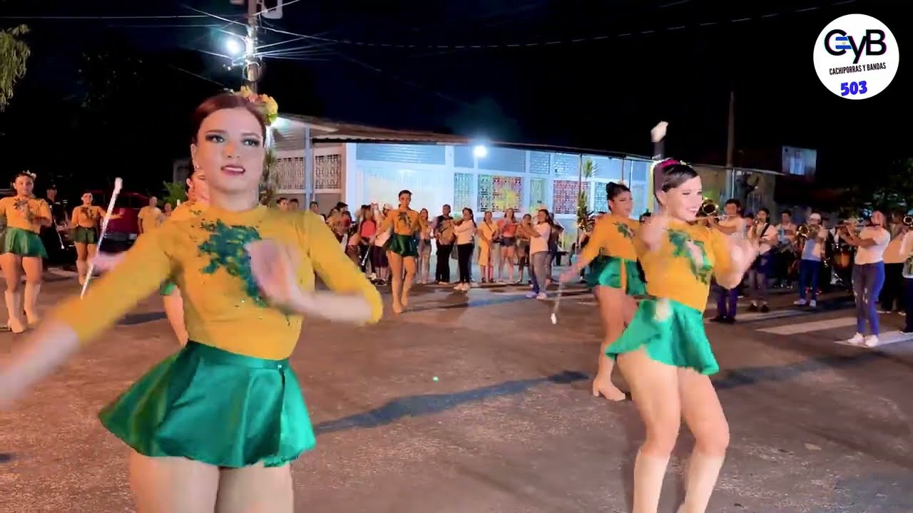 Tiburones Music Band 🥁🎺 La Cumbia es una Hembra🎶