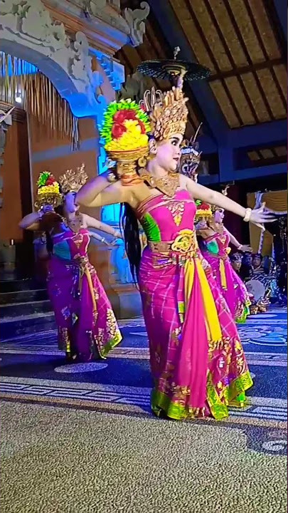 Tari Sekar Jagat oleh Gong Isi Denpasar #bali #balinesedance #taribali #taksubali #indonesia #wanita