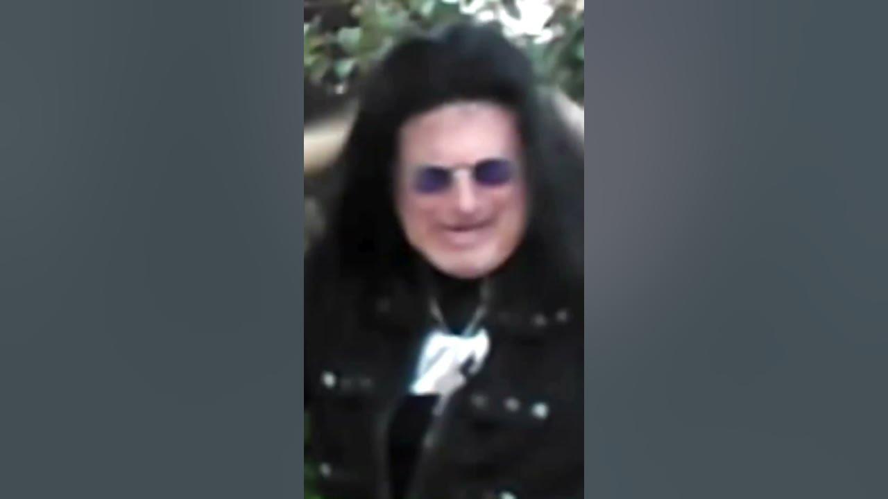 does ozzy osbourne wear a wig