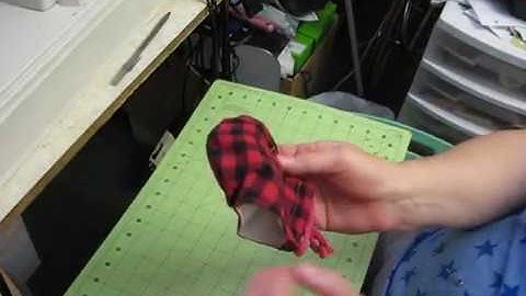 Face mask with adjustable ear loops