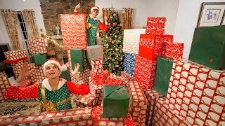 SURPRISING FAMILY WITH THE BEST CHRISTMAS PRESENTS EVER!
