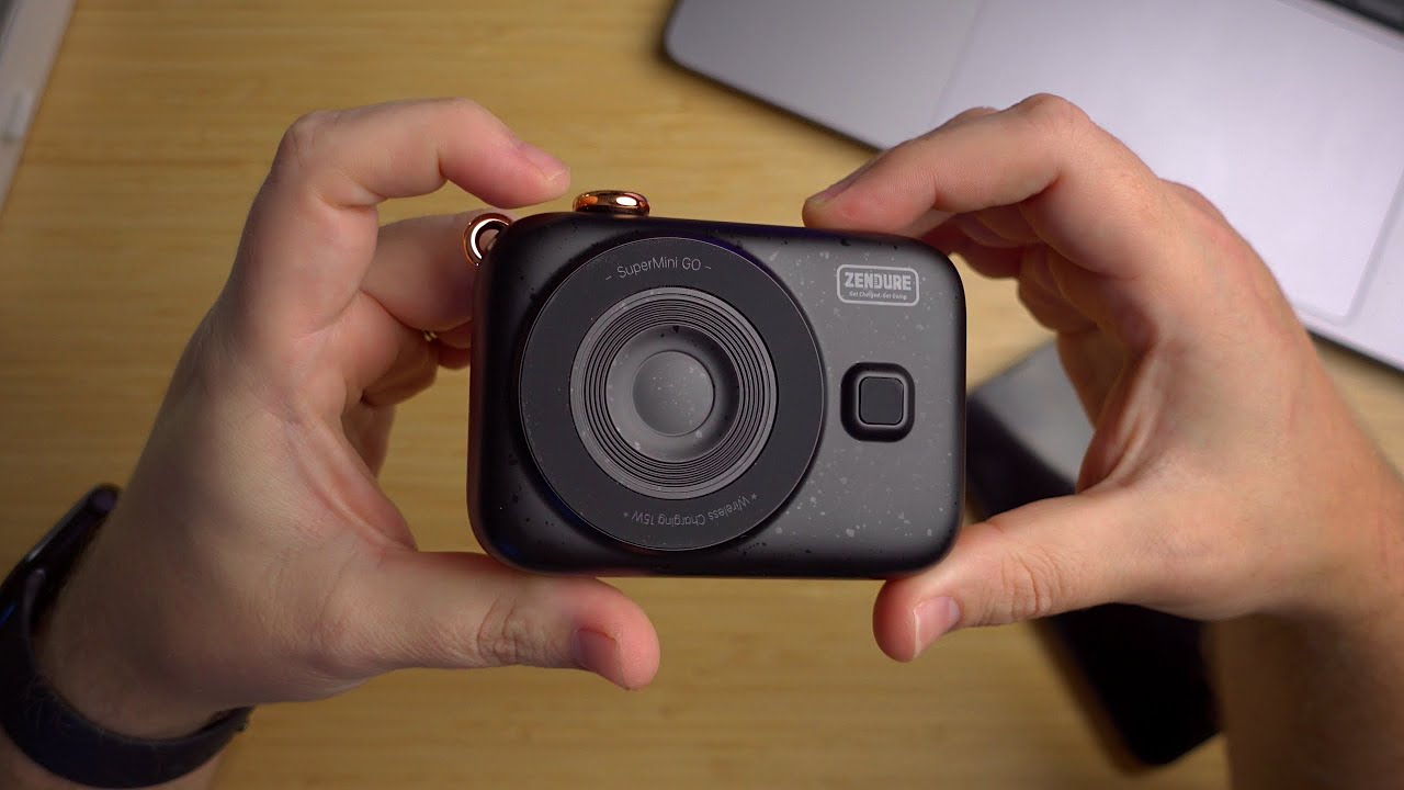 SuperMini GO, powerbank que parece uma câmera digital compacta