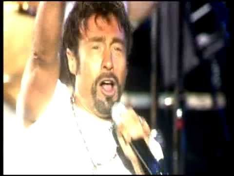 Queen + Paul Rodgers - 'Fat Bottomed Girls'