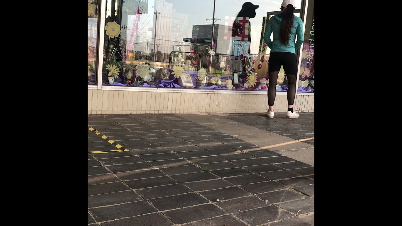 Caroline ttansvestite/crossdresser out in her gym gear