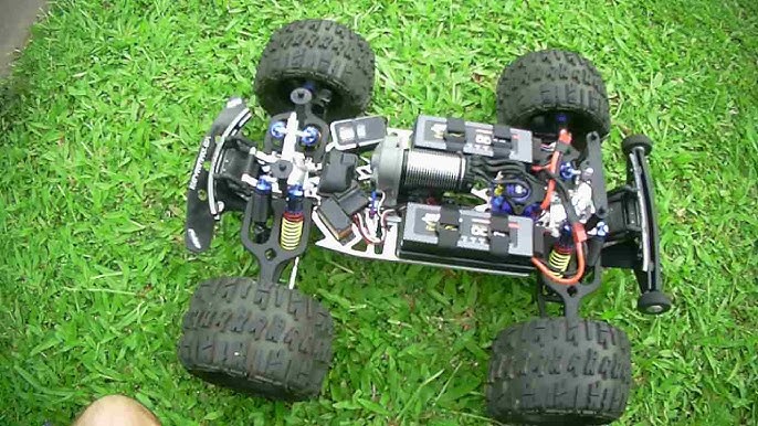 Traxxas E Maxx Brushless 3908 With Proline Big Joe 3 8 Youtube Traxxas E Maxx Brushless 3908 With Proline Big Joe 3 8 Youtube