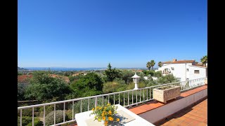 House on a 1000 m² plot with panoramic views of the Bay of Roses