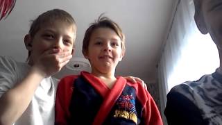 My little brothers reacting to Harlem Shake Poop v