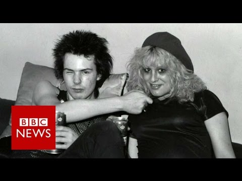 Sex Pistols: Unseen photos before they split - BBC News