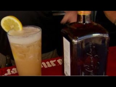 Video: Tennessee Dan New York Saat Ini Sedang Memperjuangkan Siapa Yang Benar-benar Menemukan Long Island Iced Tea - Matador Network