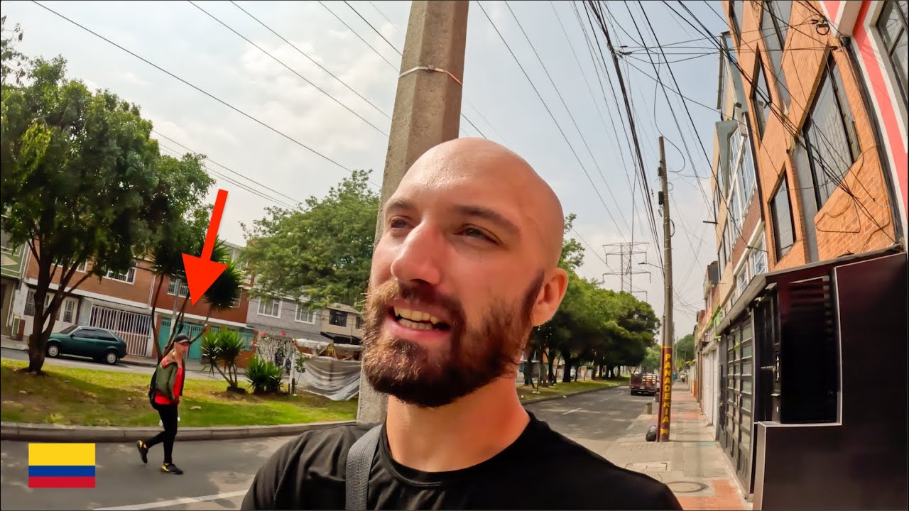 Suspicious Man Follows Me in Bogota 🇨🇴