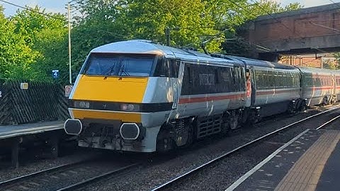 LNER class 91 passing Outwood (19/05/25)