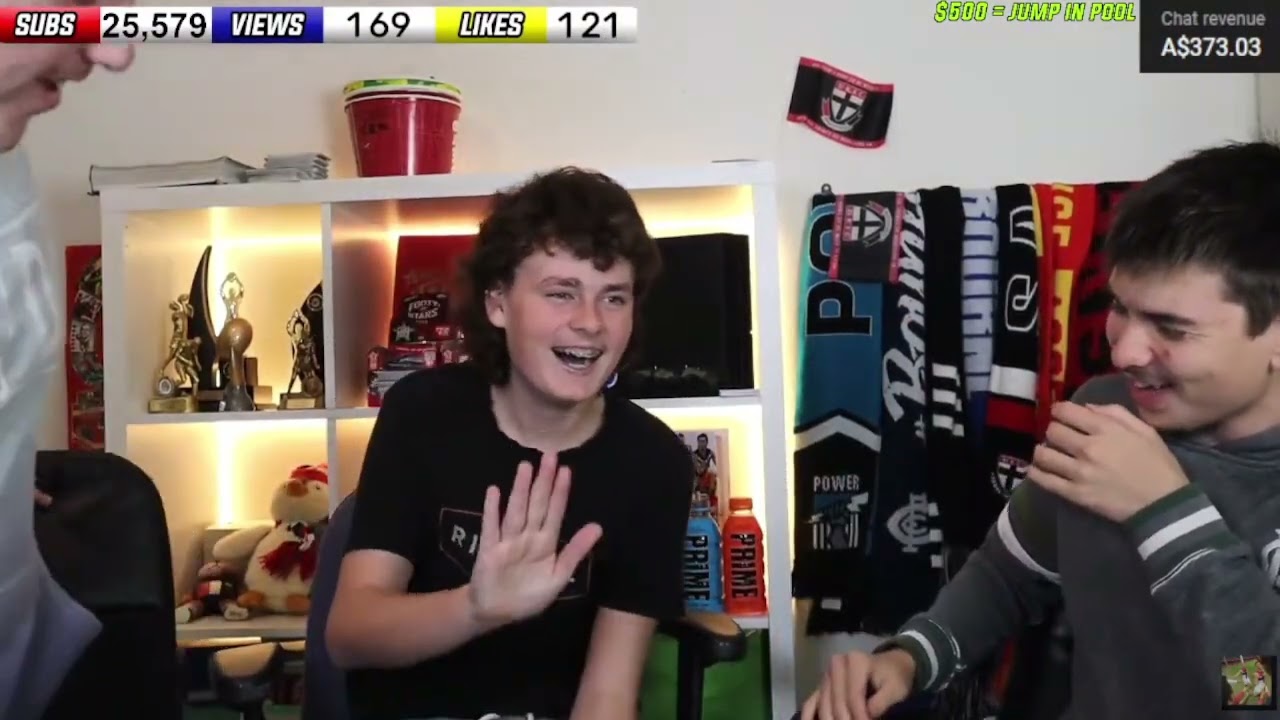 Cardman 22 Smashes His Laptop