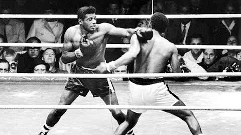 Jimmy Ellis vs Floyd Patterson // For WBA heavywei...