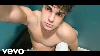 Derekgraz - Derek V The World Offical Audio