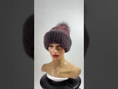 Жіноча хутряна норкова шапка на в'язаній основі з помпоном з хутра песця "Ажур", видео 5