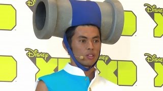 小島よしお「正装は海パン」　「ディズニーXD　腹筋ドッカンTV」公式動画再生220万回突破記念