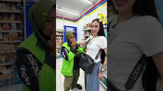 Kalo vt ibu ojol ini lewat kabari yah🥹  #fyp #trending #socialexperiment 