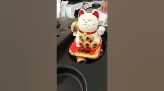 LUCKY CAT - MANEKI NEKO